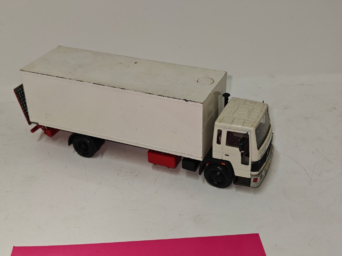 Volvo FL6 Intercooler m/kasse med lift. Scale: 1:50. 