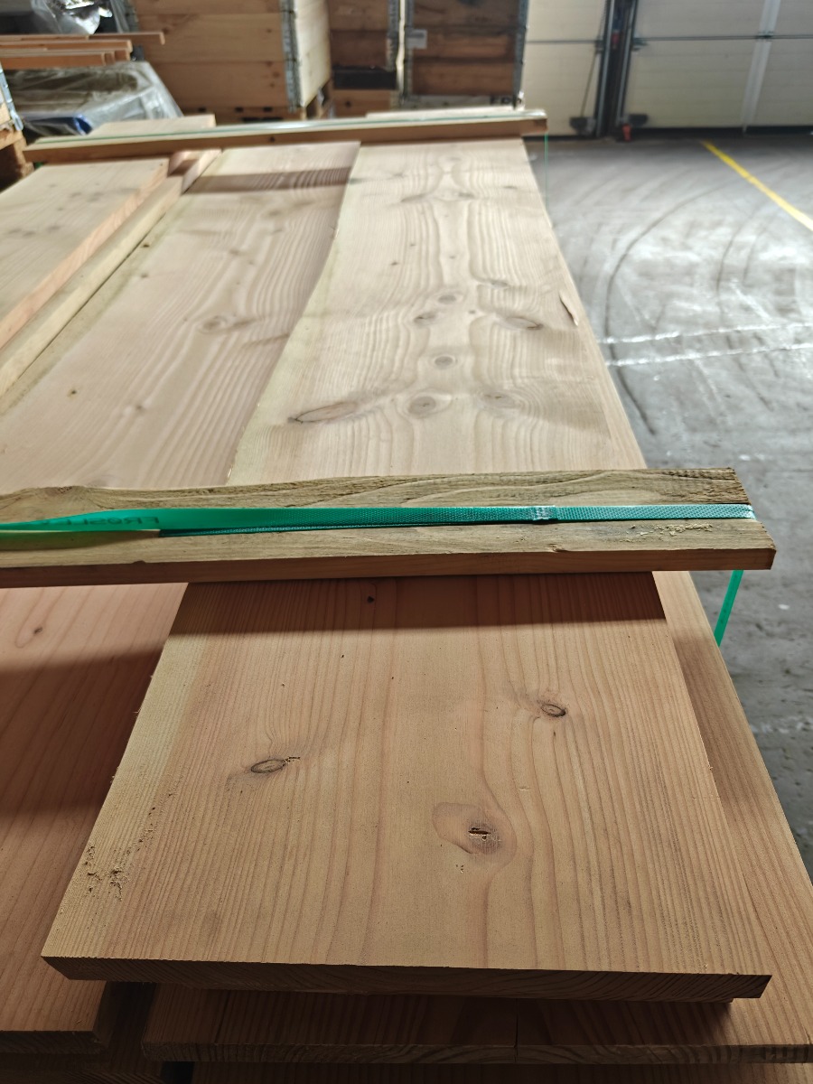 Douglas planker 1 pl. 2,4 meter kantskåret på den ene side 