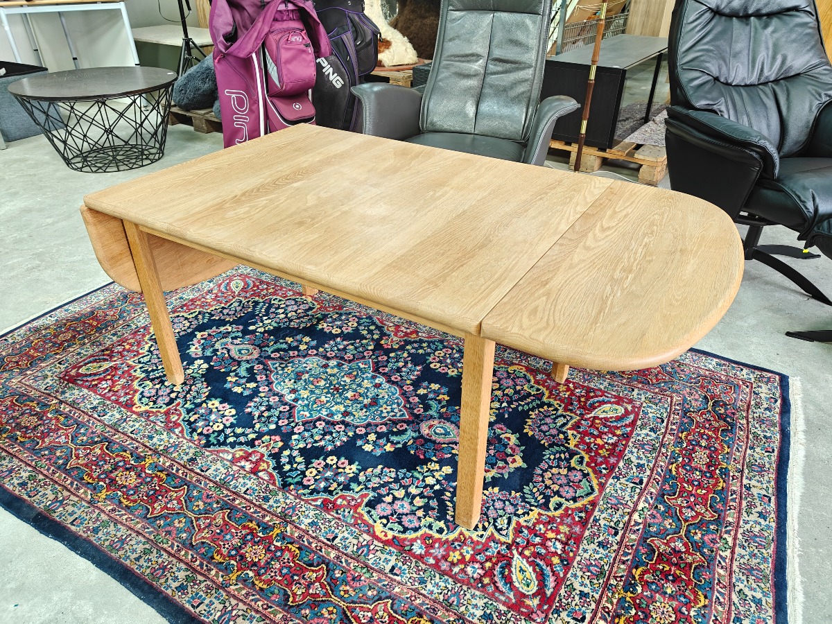 Hans J. Wegner. Sofabord model GE 82