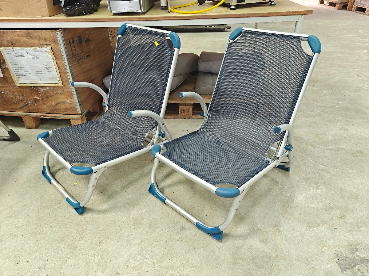 Par strandstole af aluminium