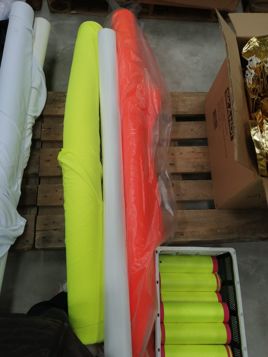Jogging stof i metervare - i neon farver.