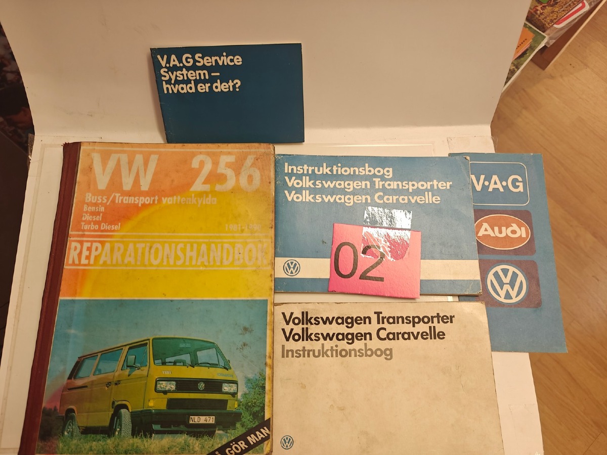 VW: Reparationsbog, instruktionsbog mm til VW transporter og Caravelle.