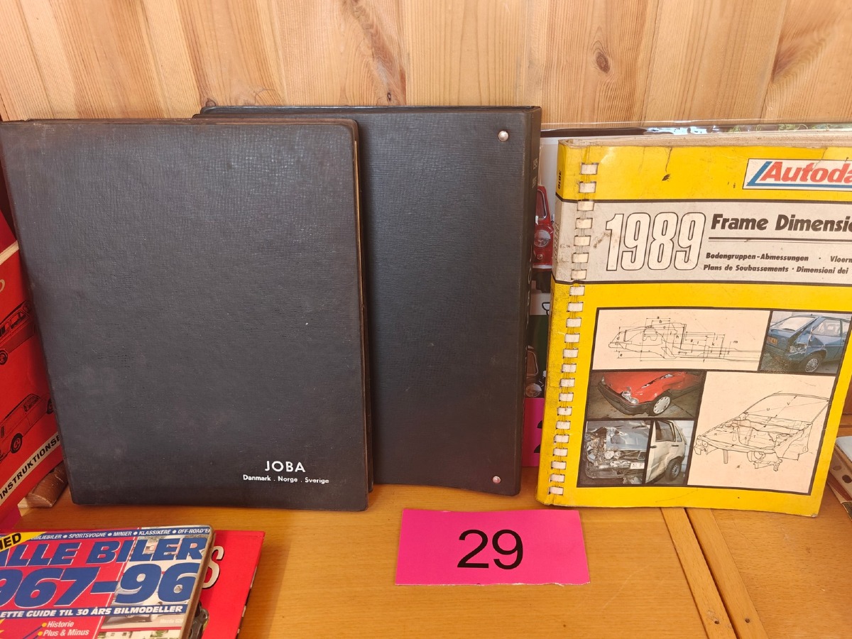 Autodata 1989: Frame Dimensions & 2 JOBA mapper -Danmark, Norge & Sverige.