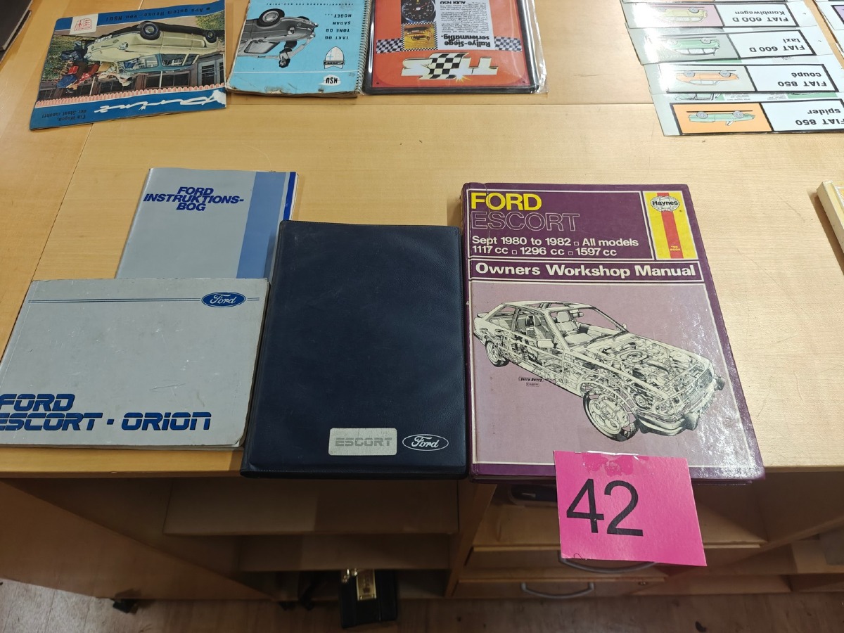 Ford: Instruktionsbøger til Ford Escortt.