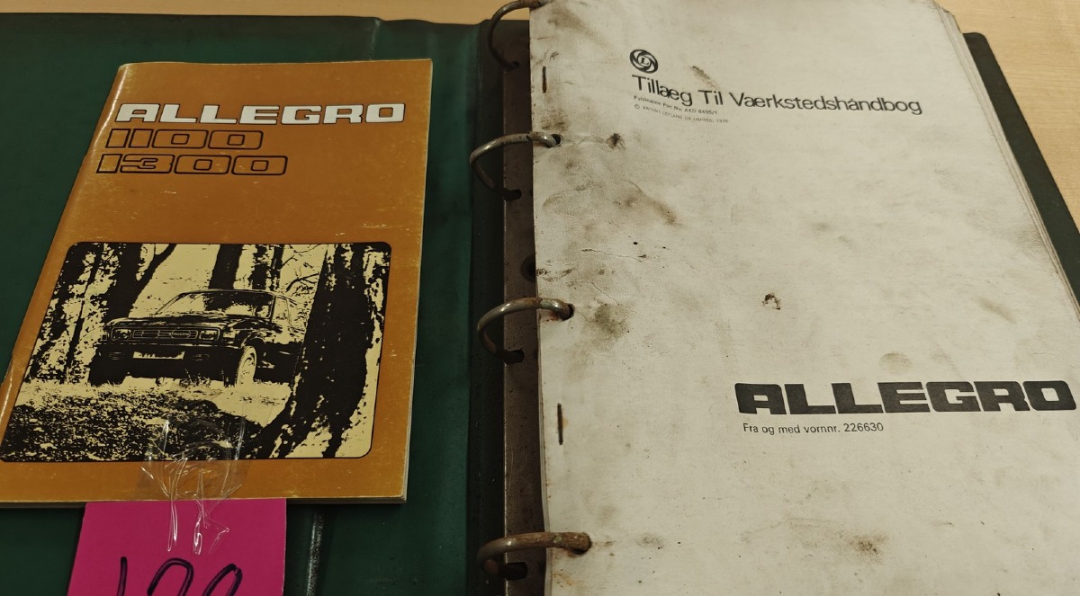 2 Bøger: 'Allegro 1100 & 1300' og Allegro 'Tillæg til værkstedsbog'.