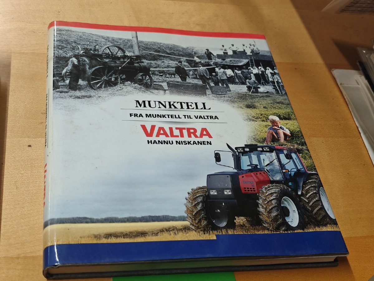 Bog: Fra Munktell til Valtra af Hannu Niskanen. 