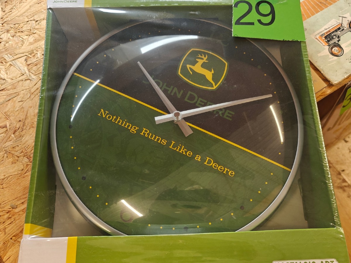 John Deere: Vægur m/John Deere logo. Ubrugt og i org emballage.
