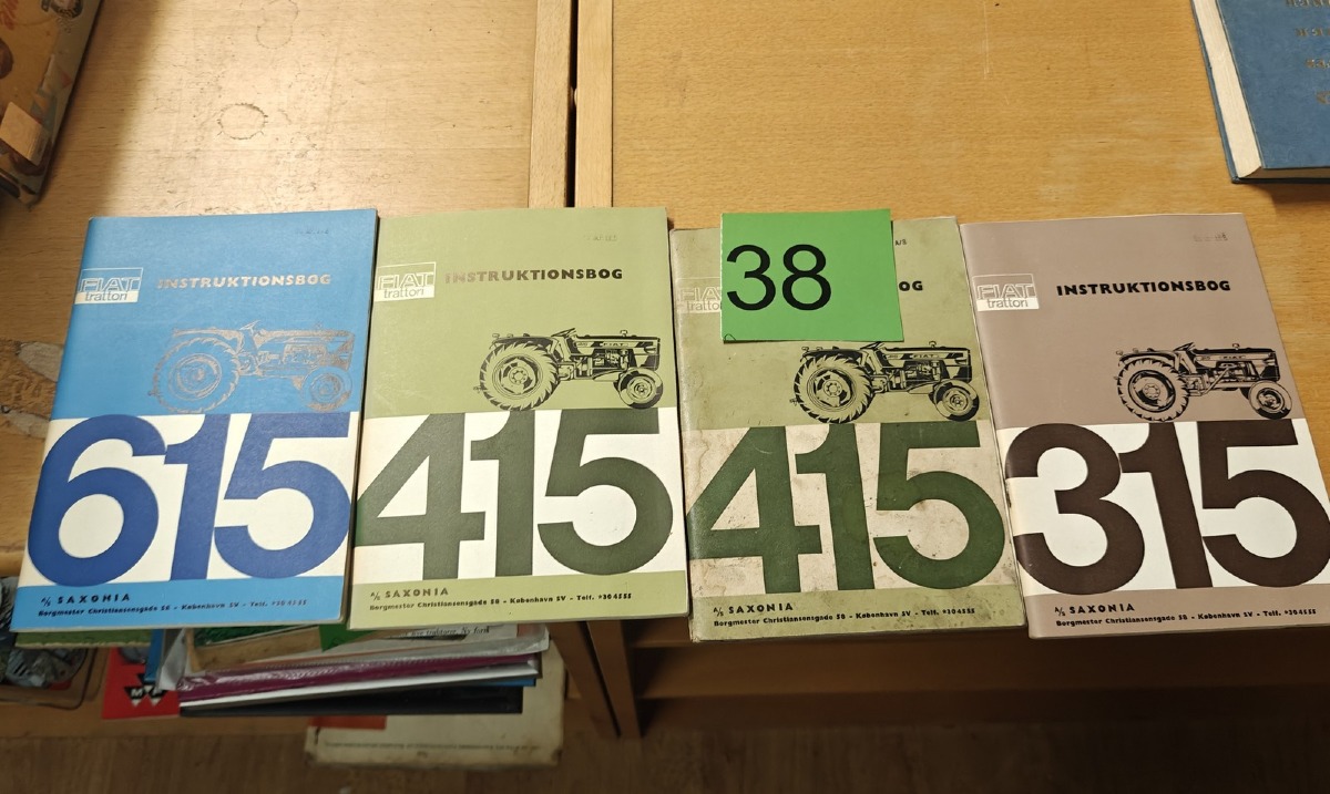 4 Fiat instruktionsbøger.