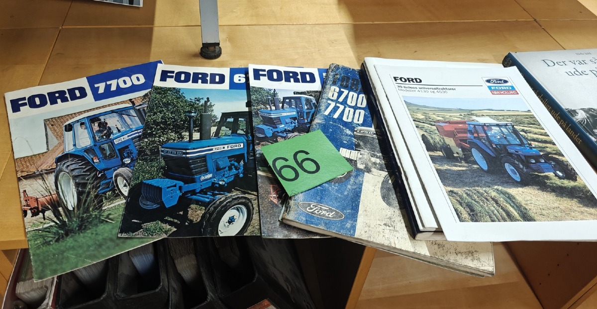Ford: Div hæfter & kataloger. 