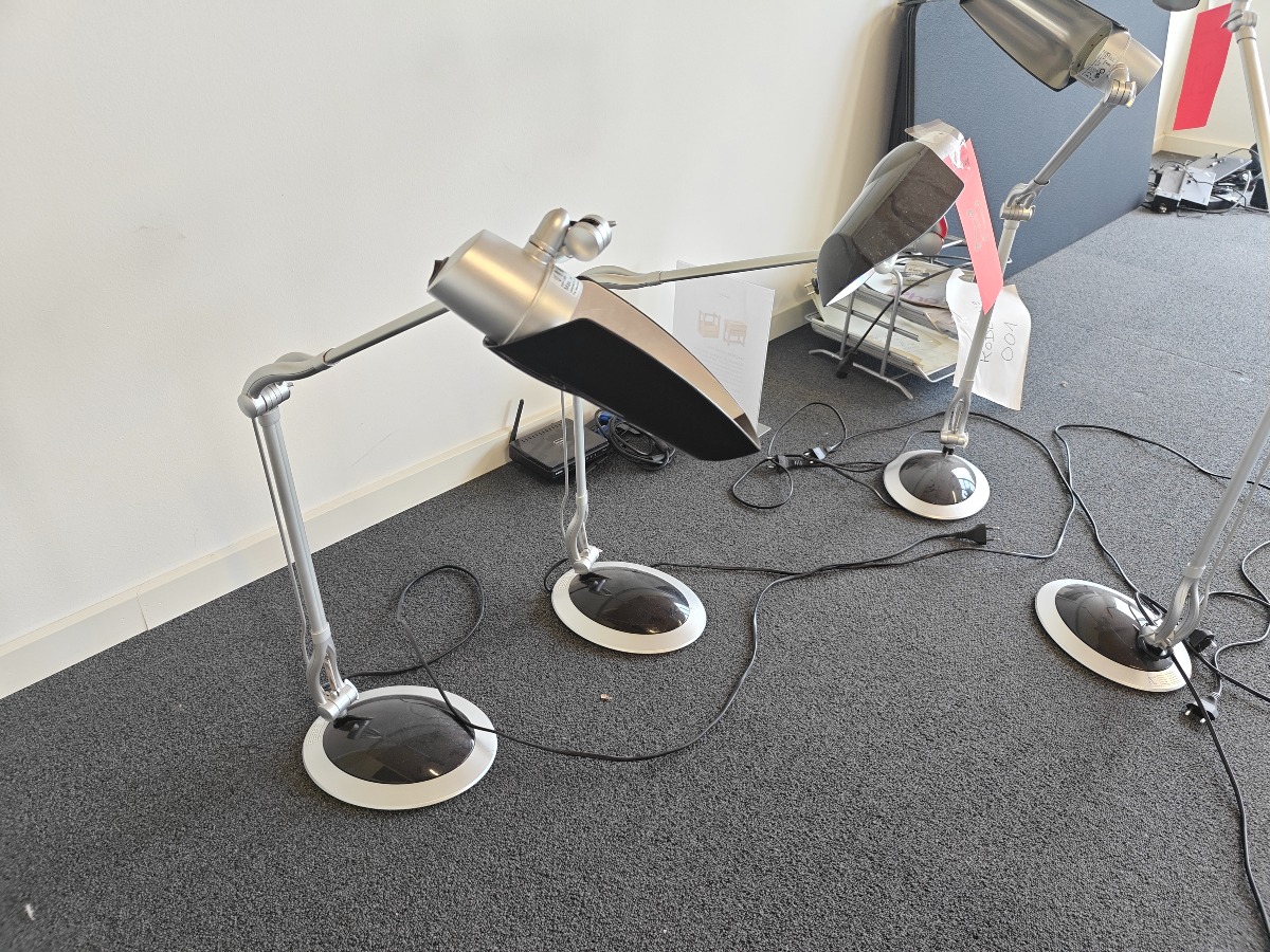 2 skrivebordslamper