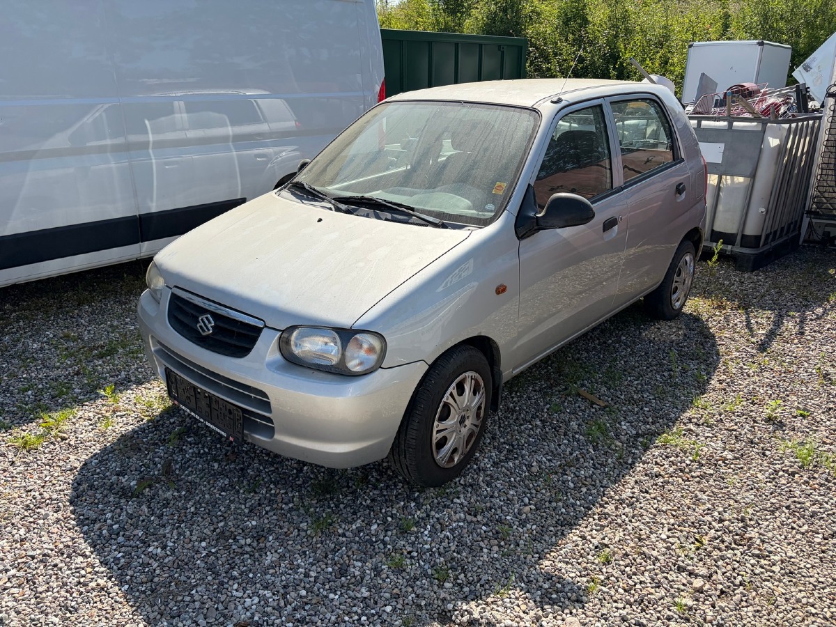 Suzuki Alto, 1,1 L, årgang 200. Tidligere nummerplade HW36328