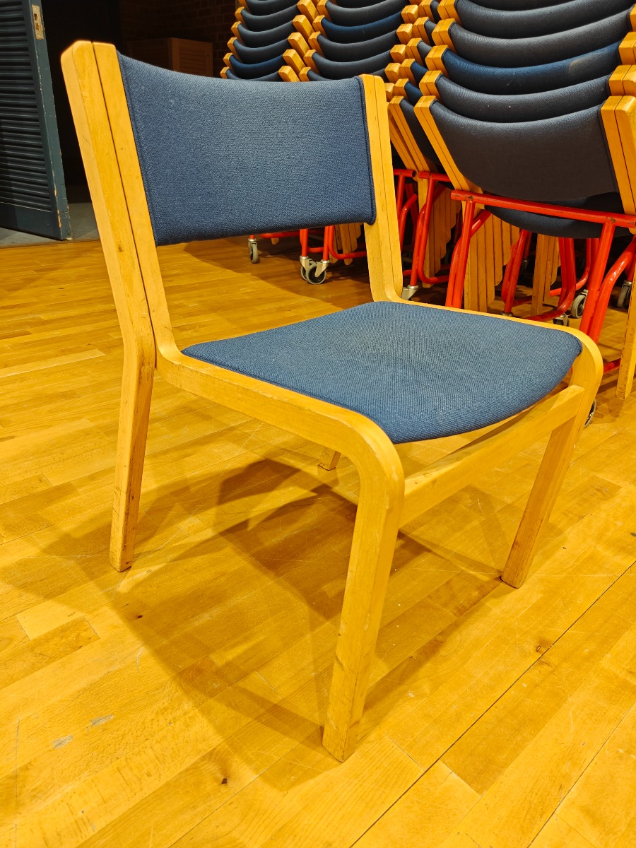 Magnus olesen stabelstol model 45 (20) + rullevogn med gummihjul