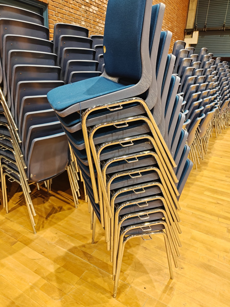 Plast stabelstole med krom stel (10)