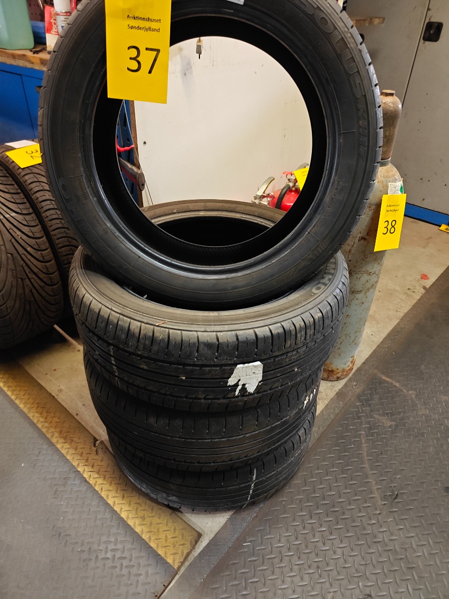 4 stk dæk Komho Solus 215/50R17 70-80% mønster