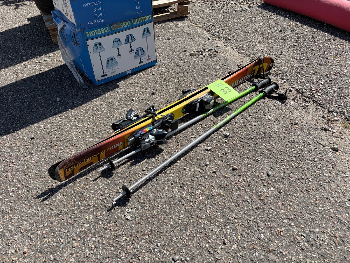 Dynamic 77 carvingski med K2-bindinger og stave