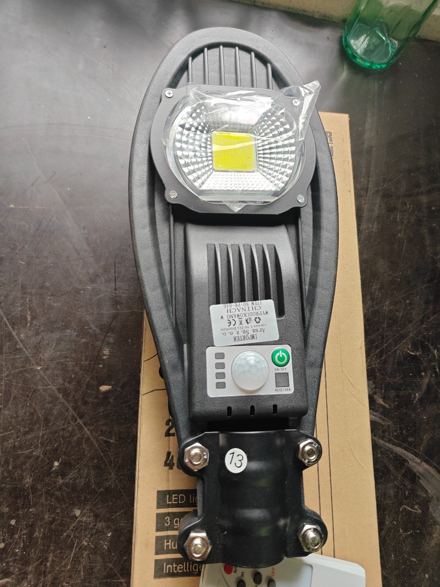 Solcelle LED gadelygte 50w med fjernbetjening