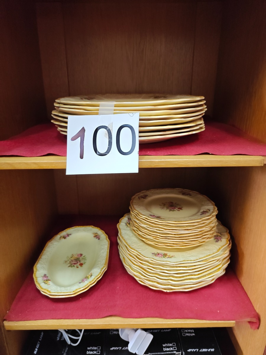 Porcelænsæt med 42 dele