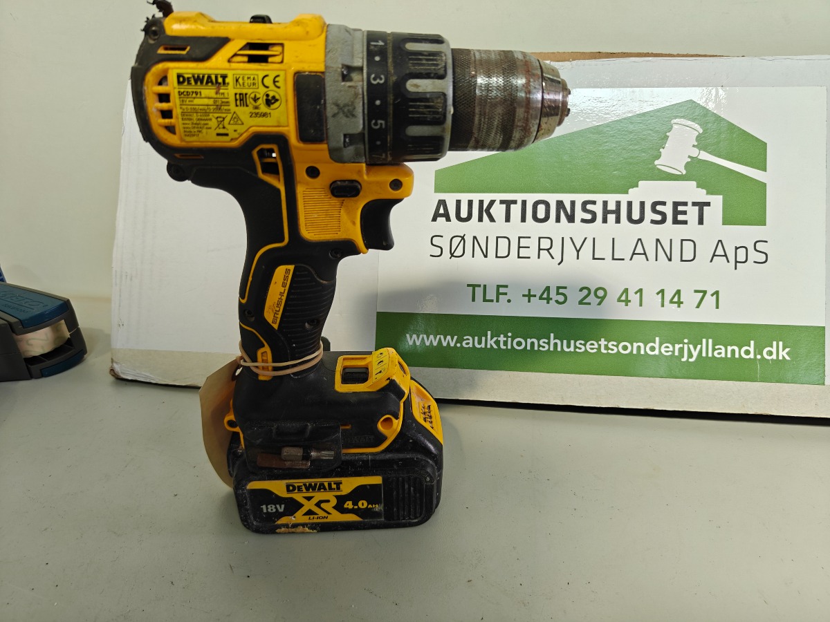 Dewalt bore/skruemaskine DCD791, incl 4 Ah batteri