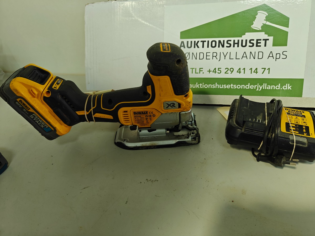 Dewalt stiksav DCS335, incl. oplader & 5 Ah batteri