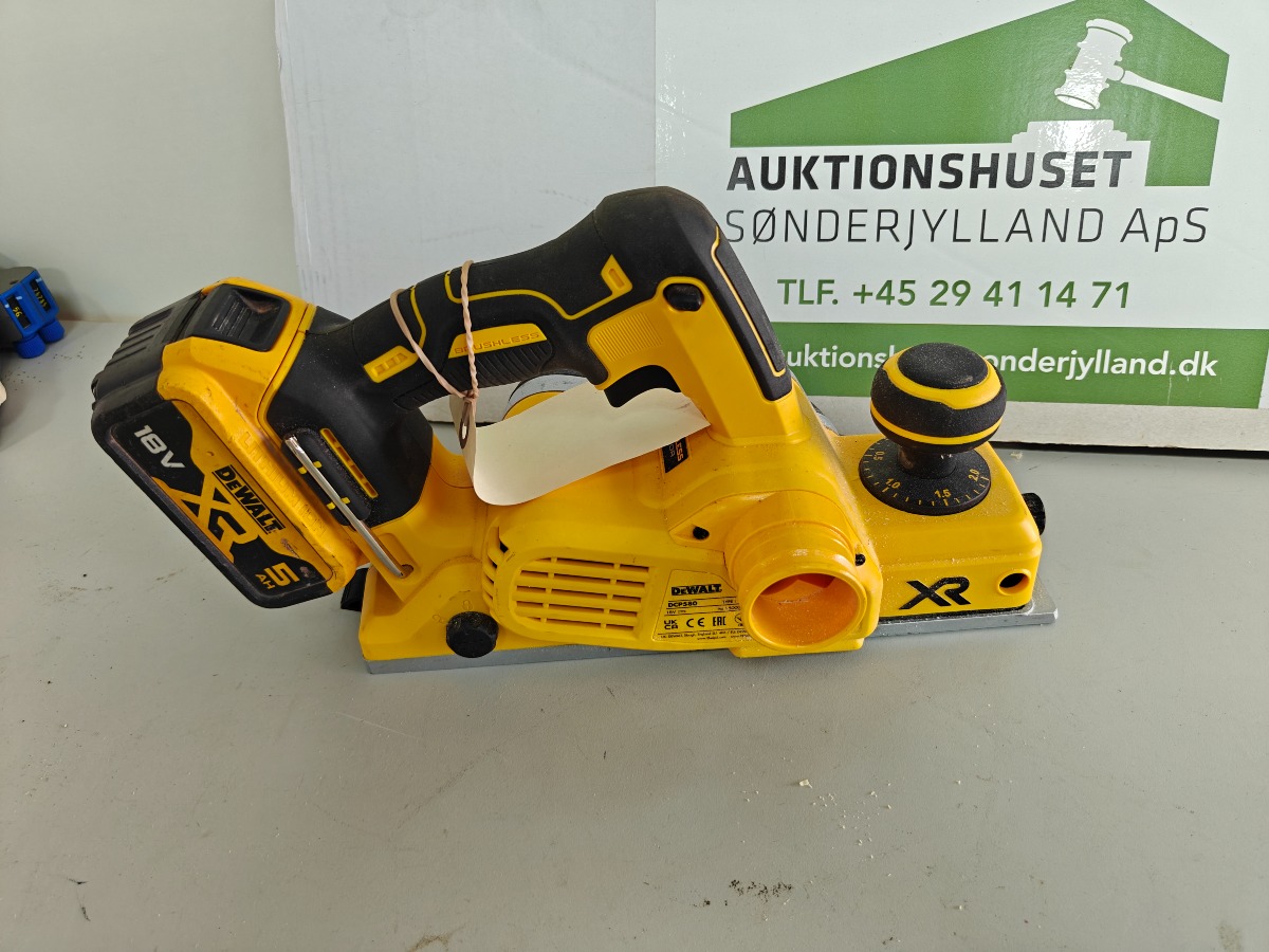 Dewalt høvl DCP580, incl. 5 Ah batteri