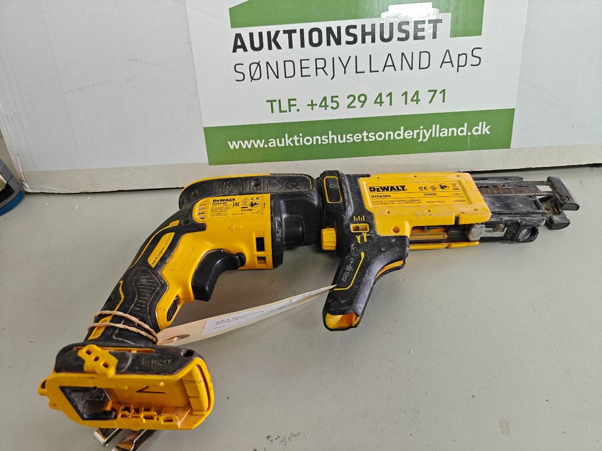Dewalt gipsskruemaskine DCF620 med magasinforsats DCF6202 til båndede skruer