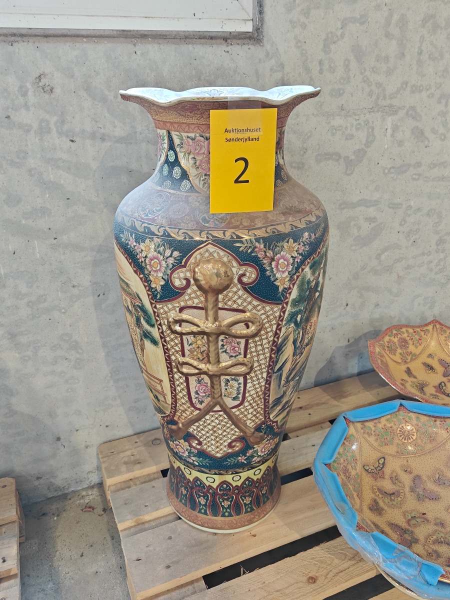 Kolossal Satsuma vase 