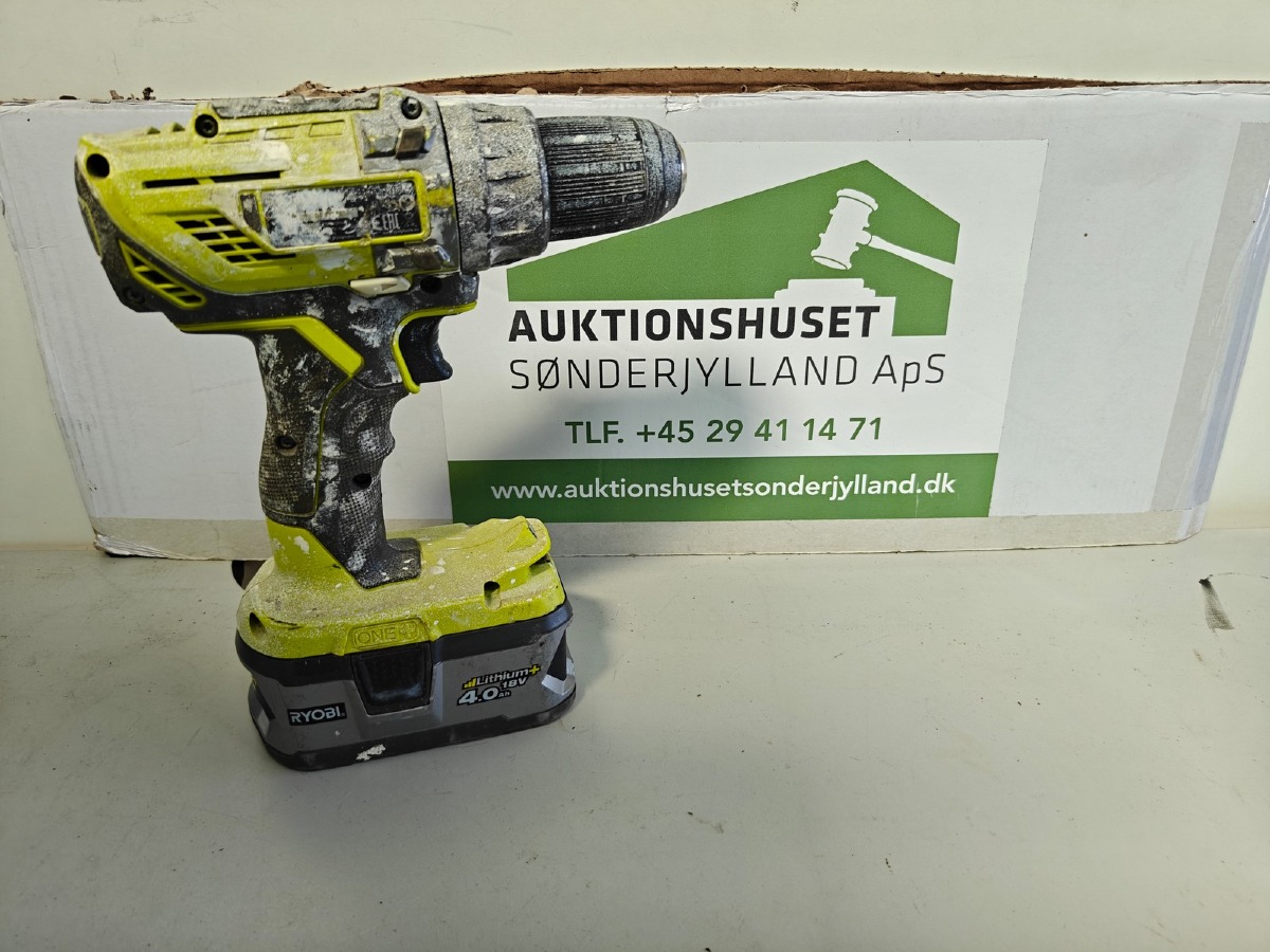 Ryobi bore/skruemaskine med 4 Ah batteri