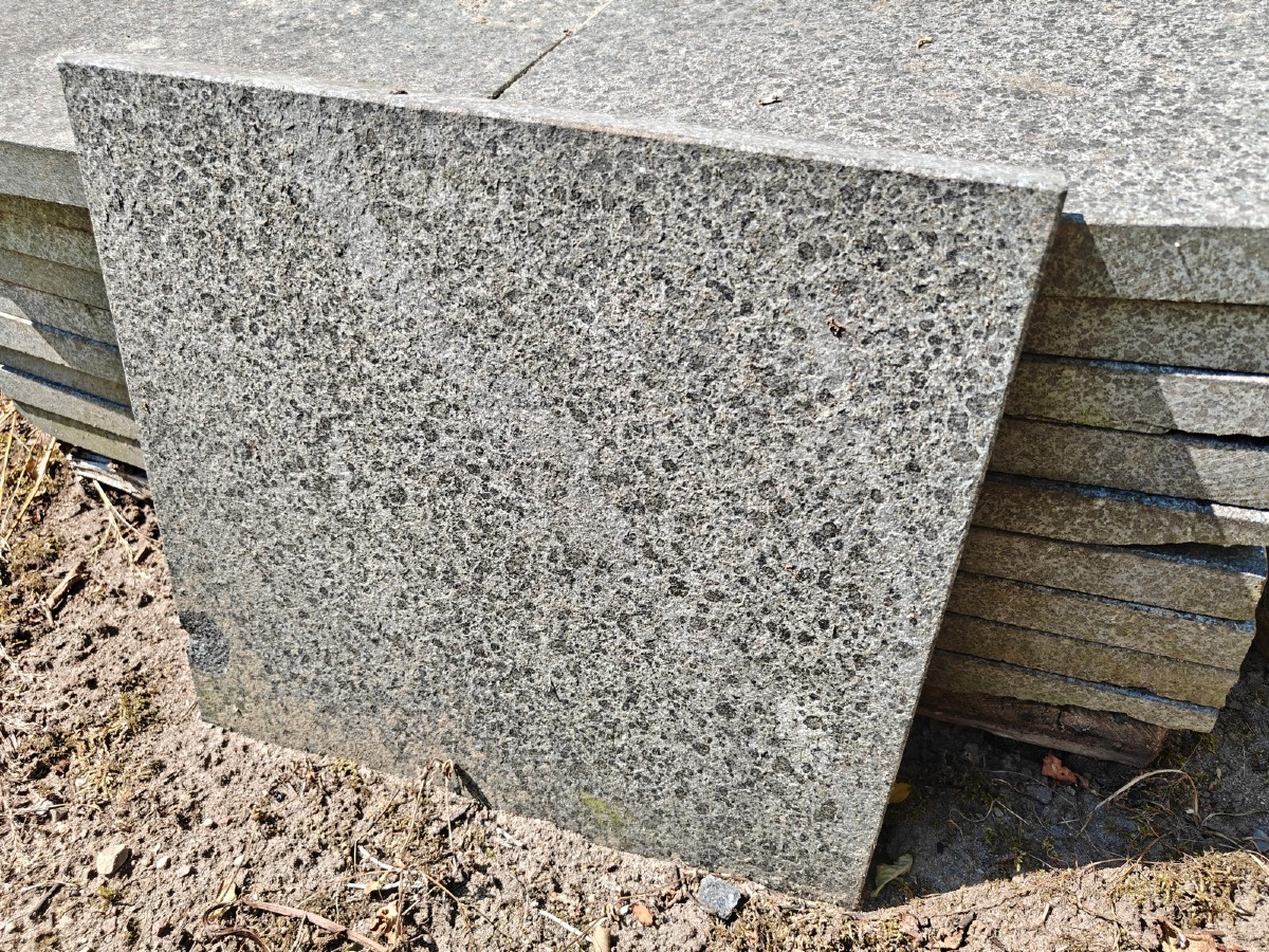Granitfliser og chaussessten 110 M2