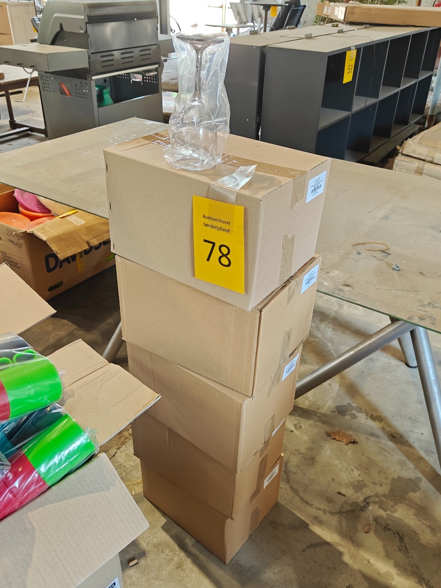 5 x 12 stk.vinglas af plast. 