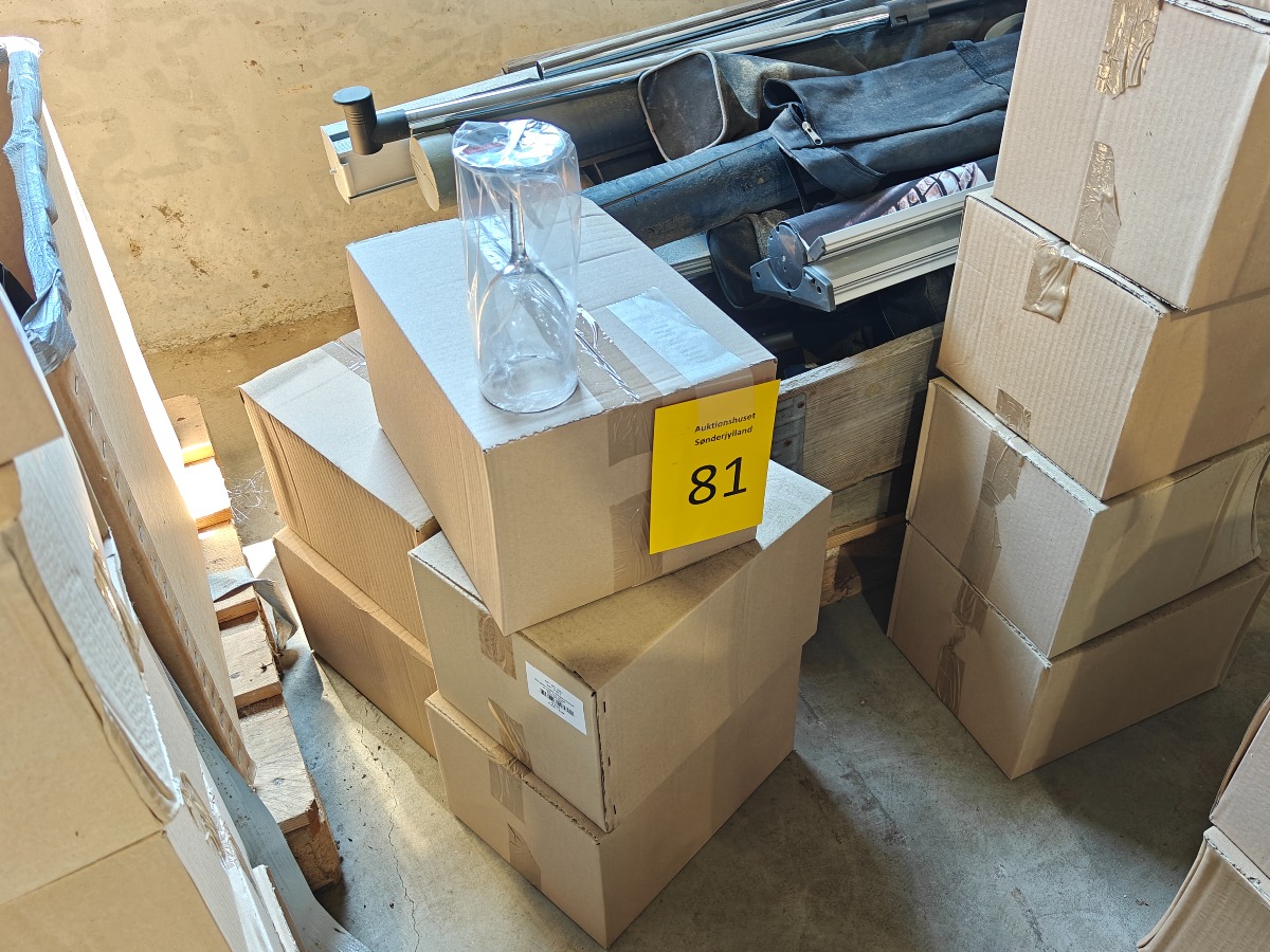 5 x 12 stk.vinglas af plast. 