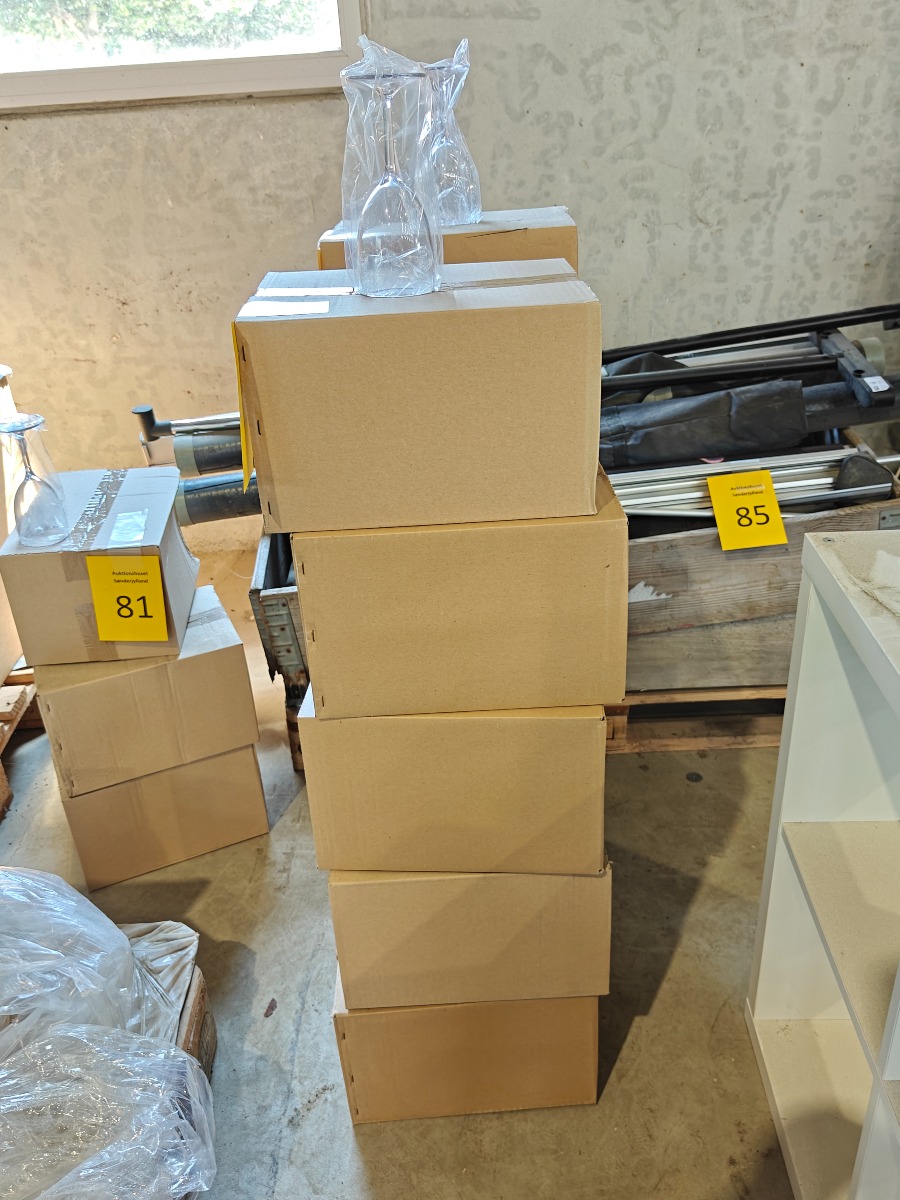 5 x 12 stk.vinglas af plast. 