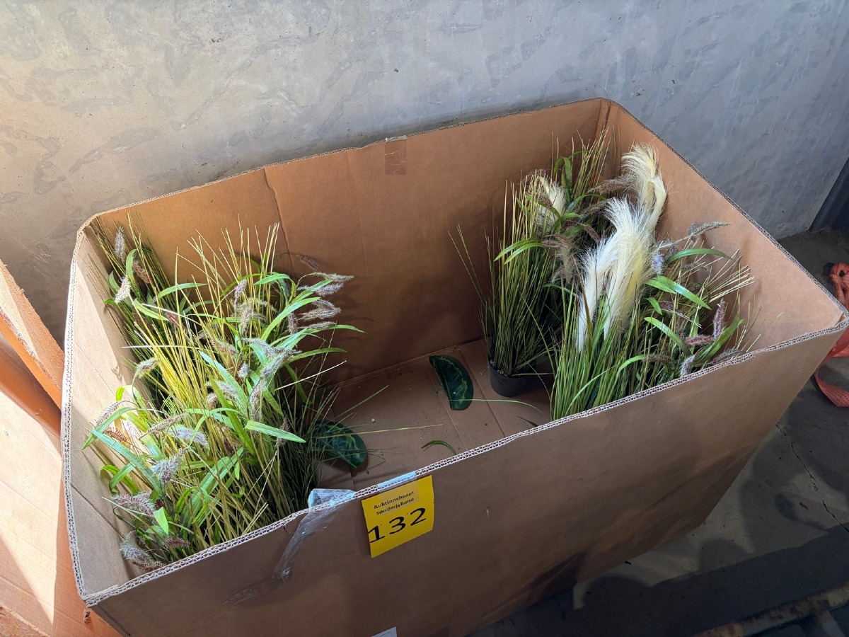 Planter af plast. Ca. 10 stk. 