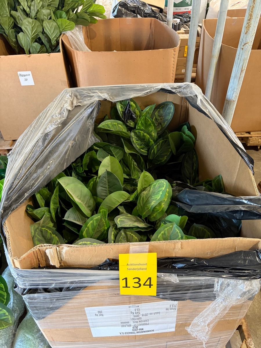 Planter af plast. Ca. 10 stk. 