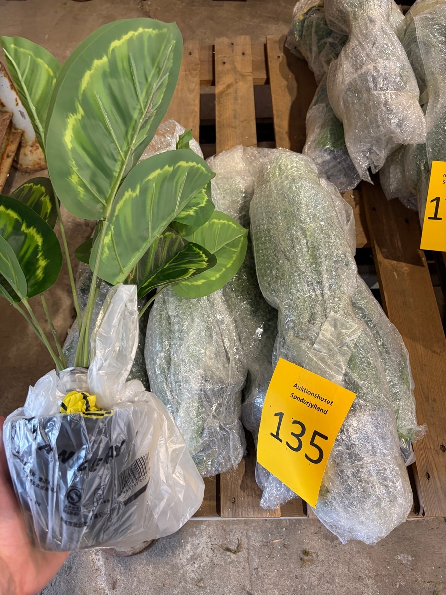 Planter af plast. Ca. 10 stk. 