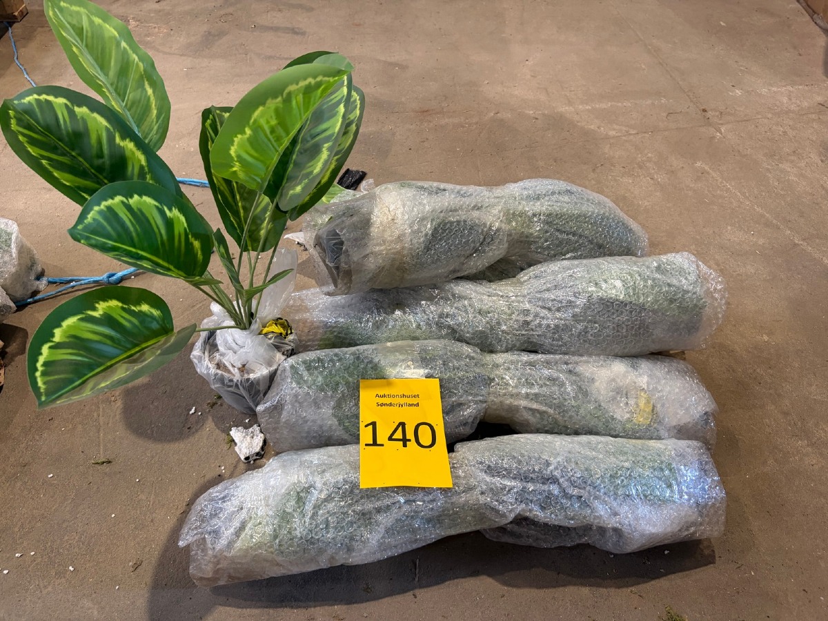 Planter af plast. Ca. 10 stk. 