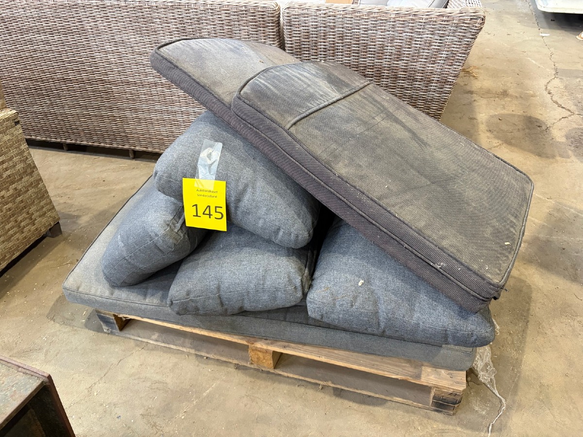 Palle med assorterede hynder