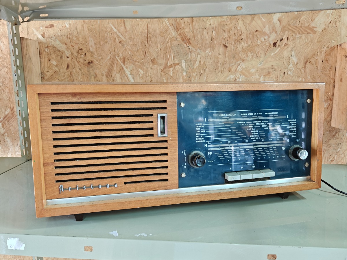 Aristona FM radio