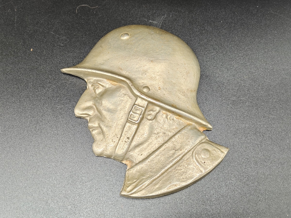 Plakette af tysk soldat. 