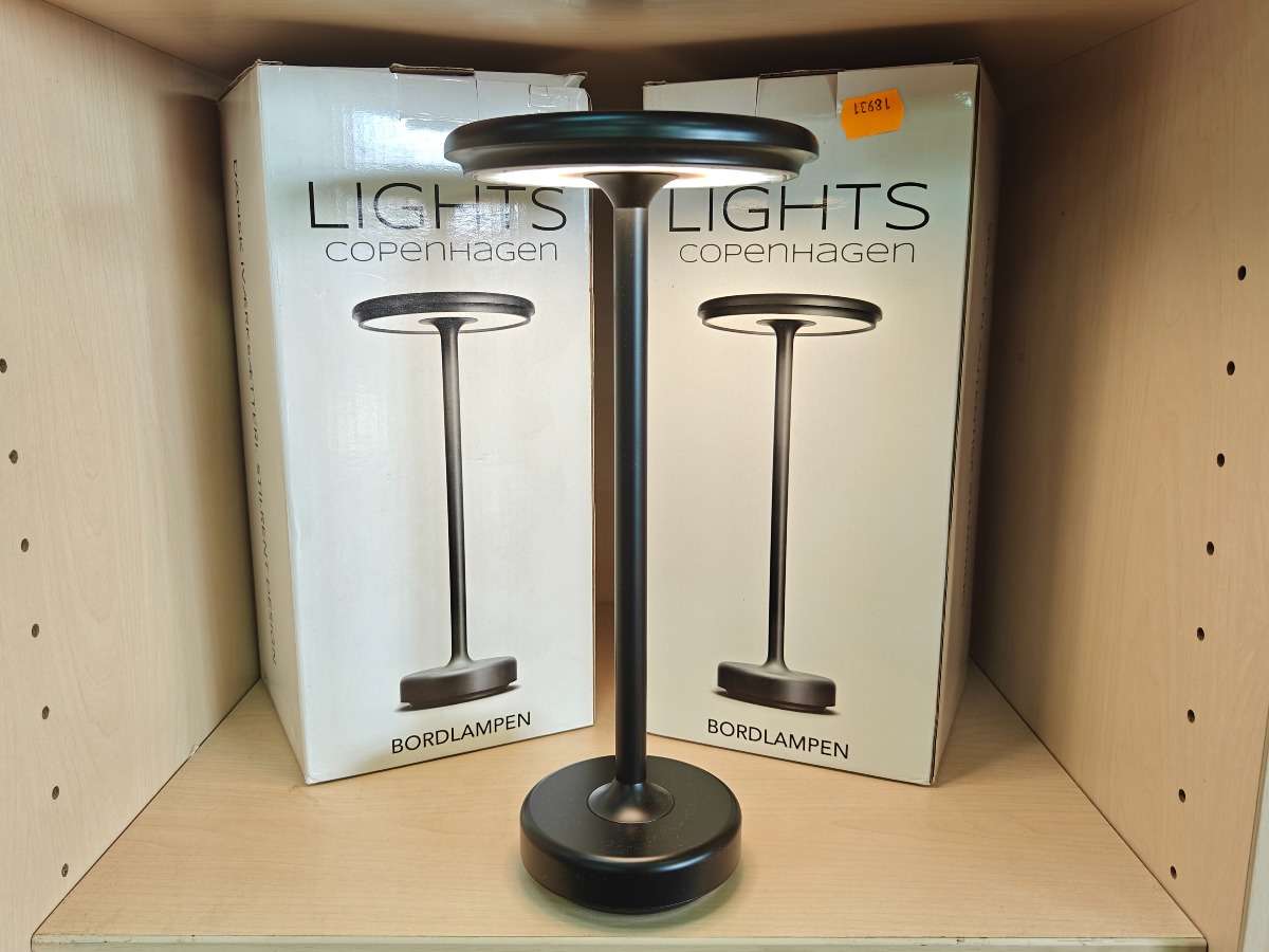 Lights Copenhagen. 2  LED bordlamper