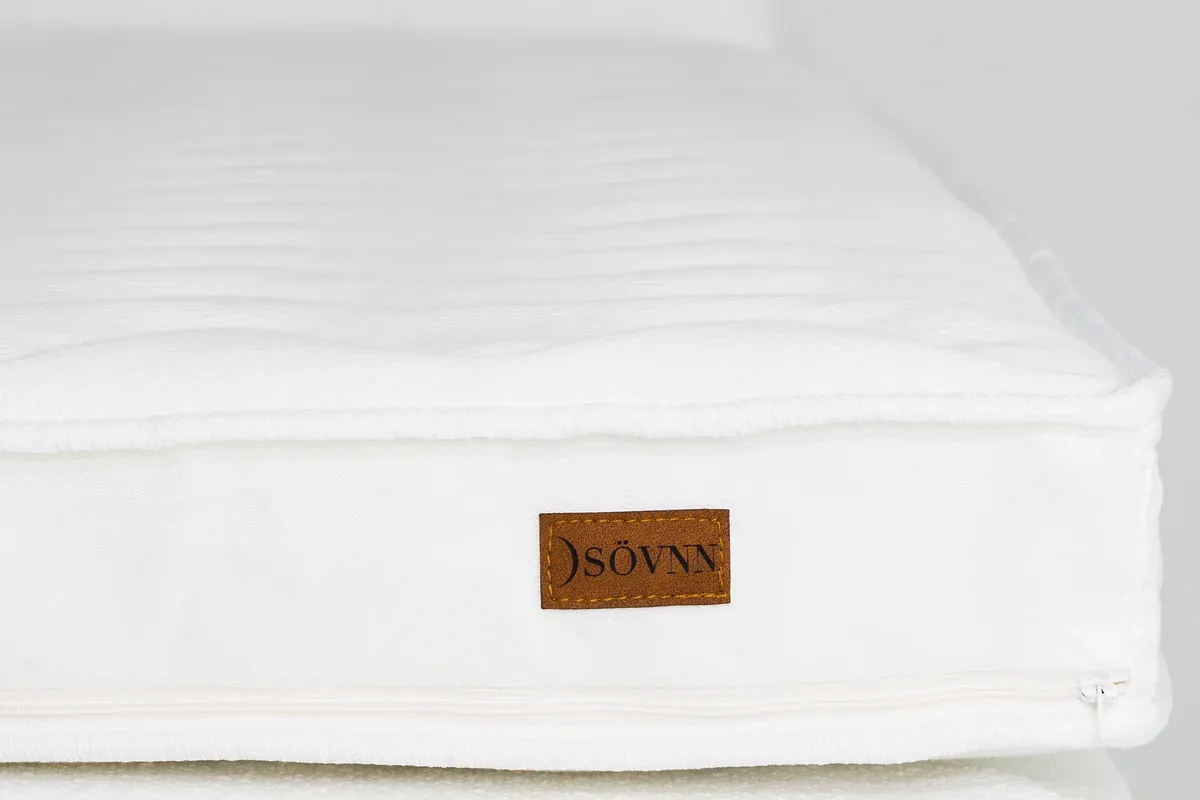 SÖVNN Hovedpude & SÖVNN Deluxe To I En Topmadras - 180x200