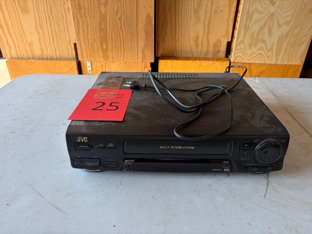 JVC HR-J438E VHS videomaskine med B.E.S.T. Picture System