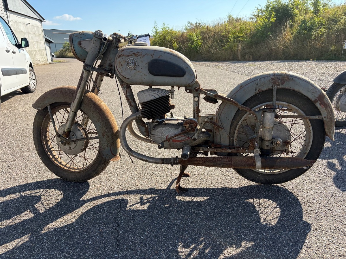 Victoria veteran motorcykel projekt