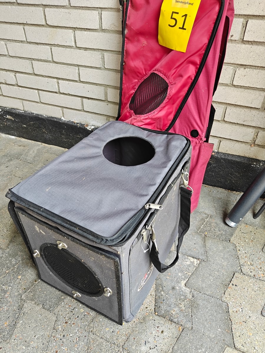 2 foldbare transportkasser til katte. 