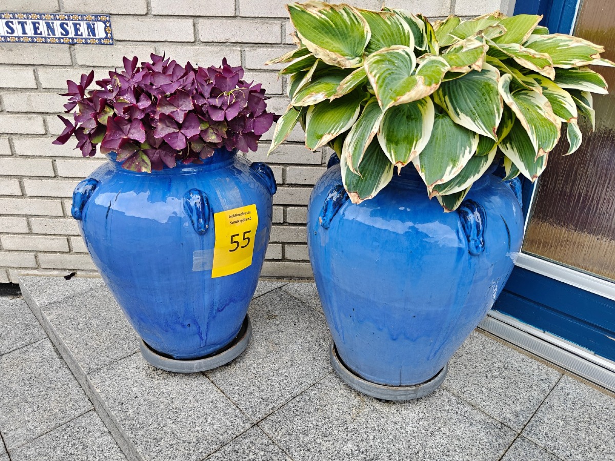 2 store krukker med blå glasur