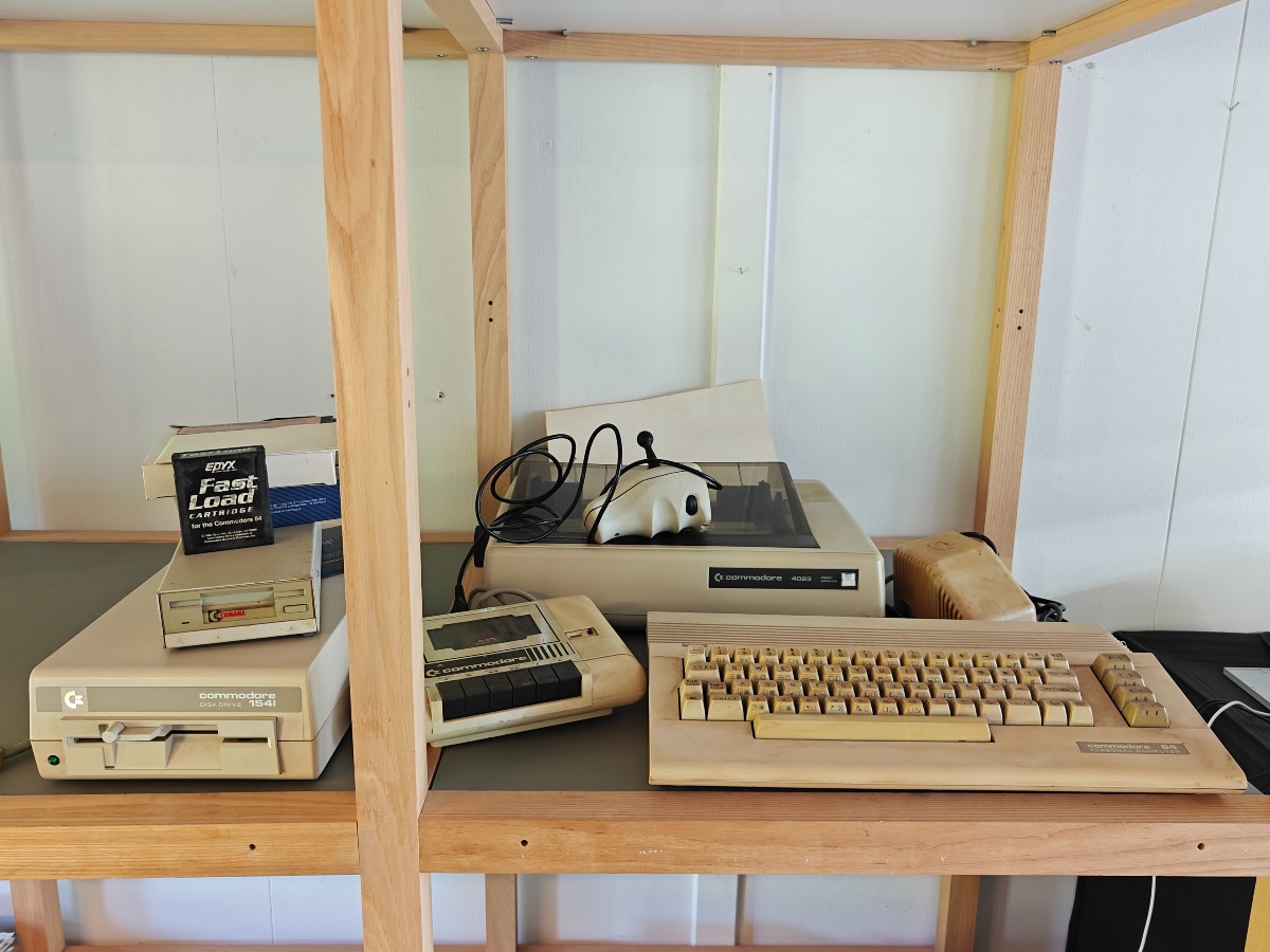 Commodore 64C med tilbehør