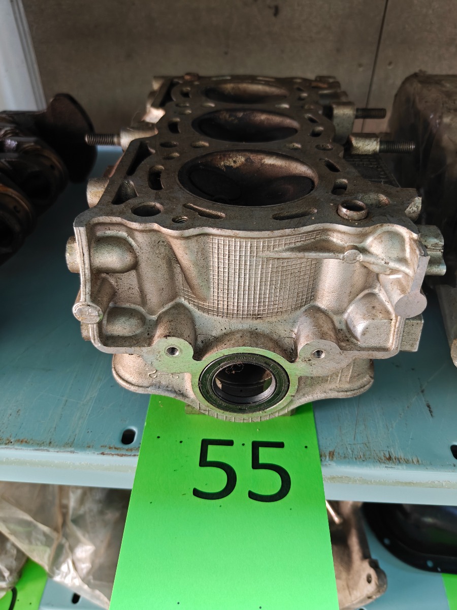 Topstykke til 3 cylindret motor til Suzuki Swift årgang 1983-89