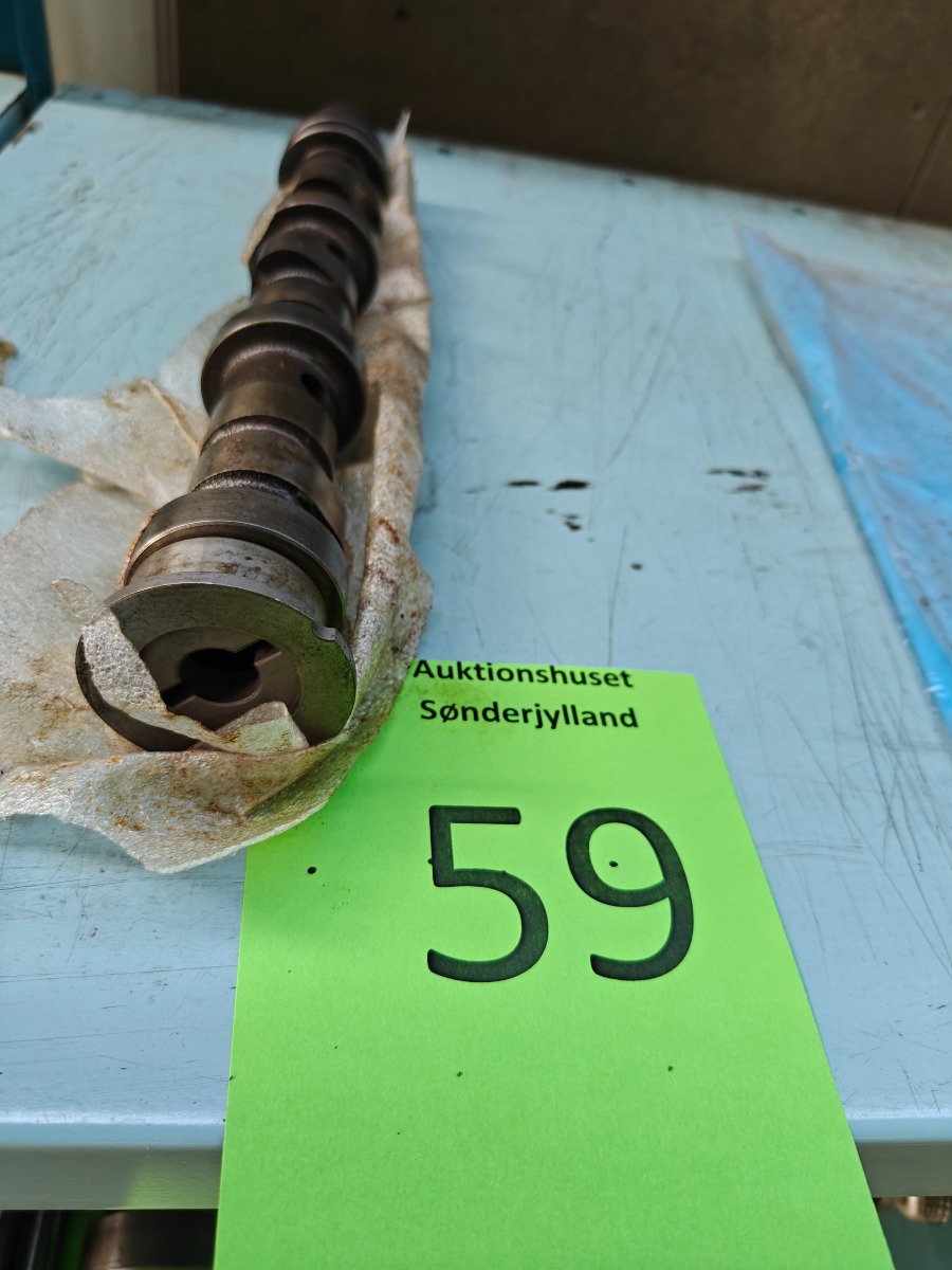 Knastaksel til 3 cylindret motor til Suzuki Swift årgang 1983-89