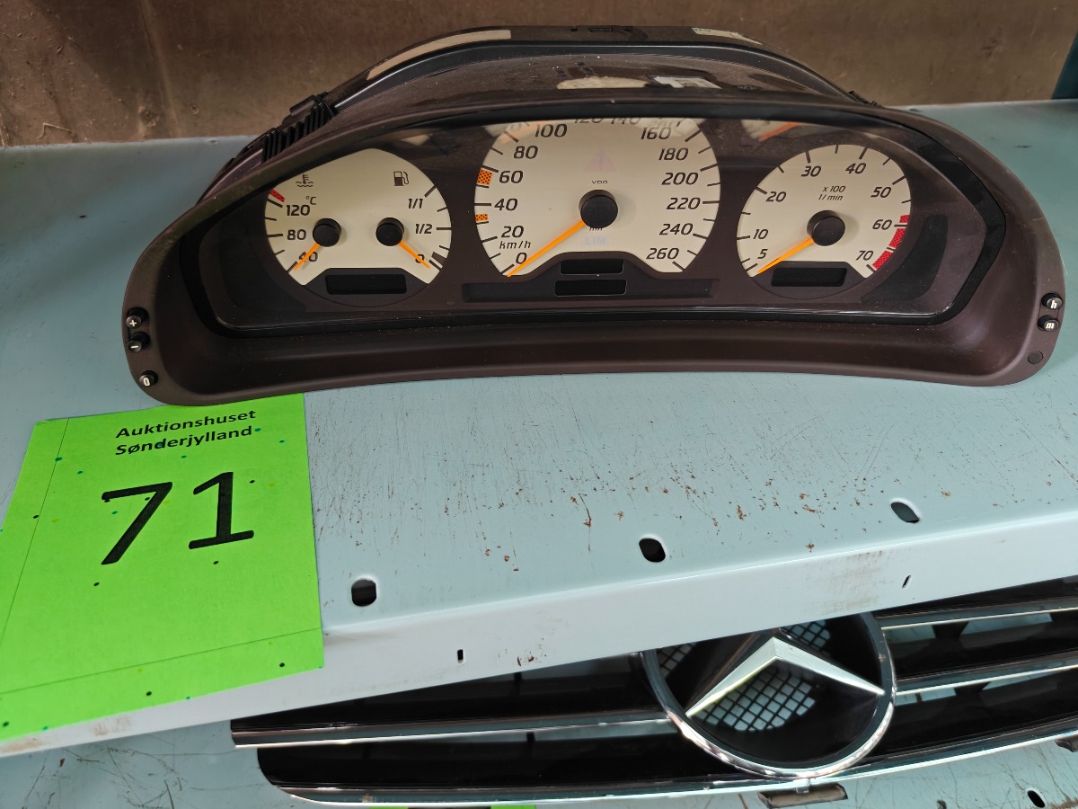 Speedmeter/ instrumetbræt til Mercedes CLK sport årgang 1999