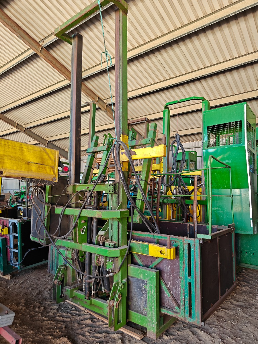 Juletræs palleterings maskine