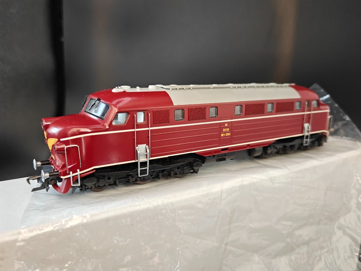 Heljan nr. 48. Frichs MY 1201 